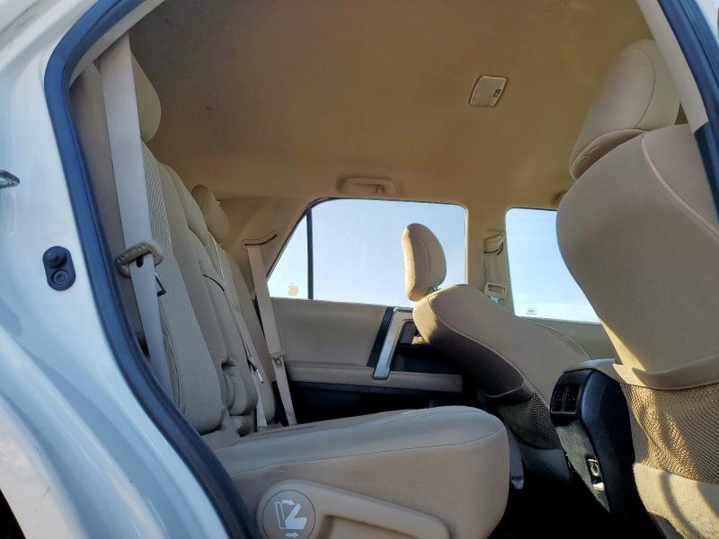 JTEZU5JR2E5071521 - 2014 TOYOTA 4RUNNER SR5 თეთრი ფოტო 11
