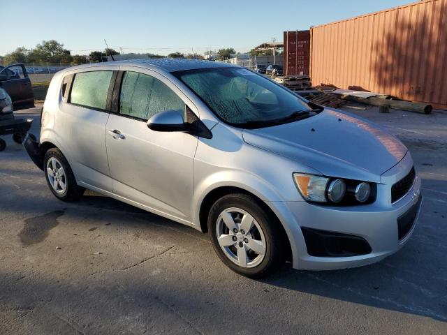 1G1JA6SH0D4238302 - 2013 CHEVROLET SONIC LS 银色 照片 4