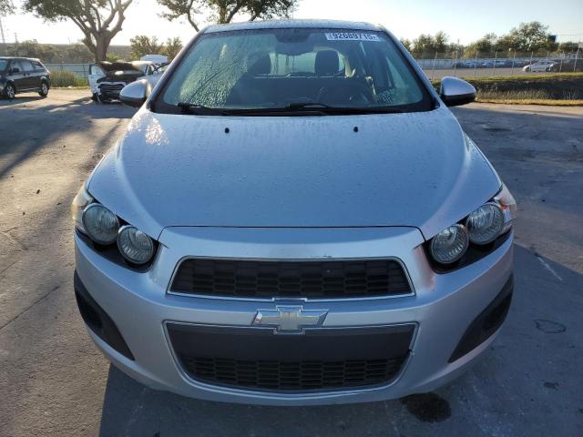 1G1JA6SH0D4238302 - 2013 CHEVROLET SONIC LS 银色 照片 5