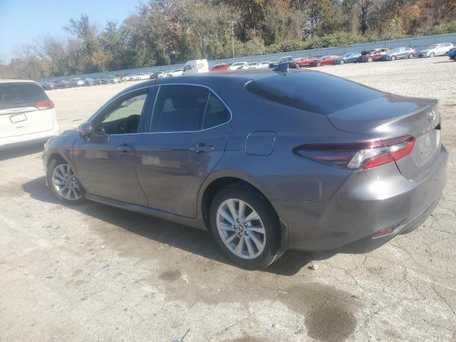 4T1C11AK9PU751581 - 2023 TOYOTA CAMRY LE GRAY photo 2