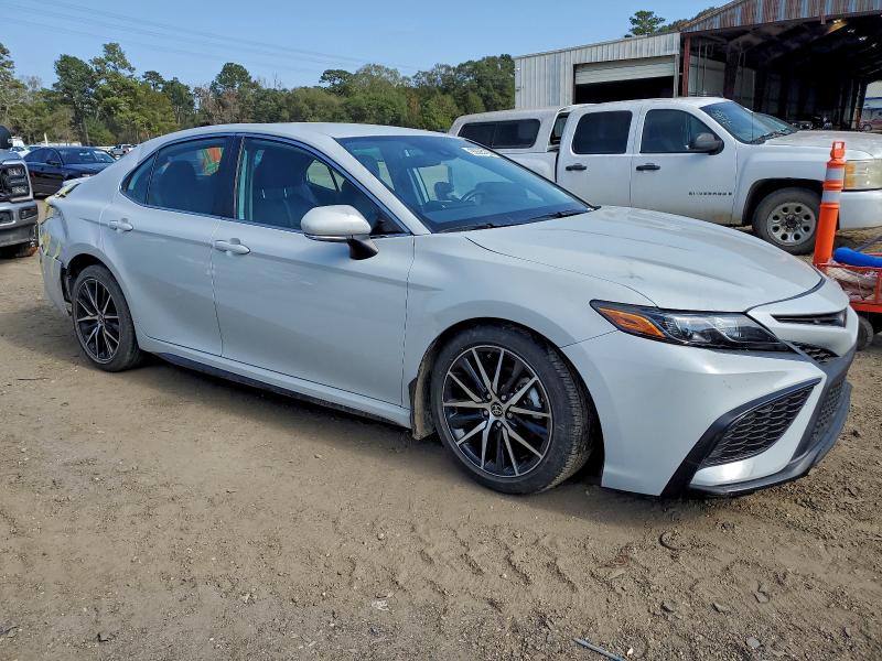 4T1G11AK6PU123897 - 2023 TOYOTA CAMRY SE NIGHT SHADE WHITE photo 4