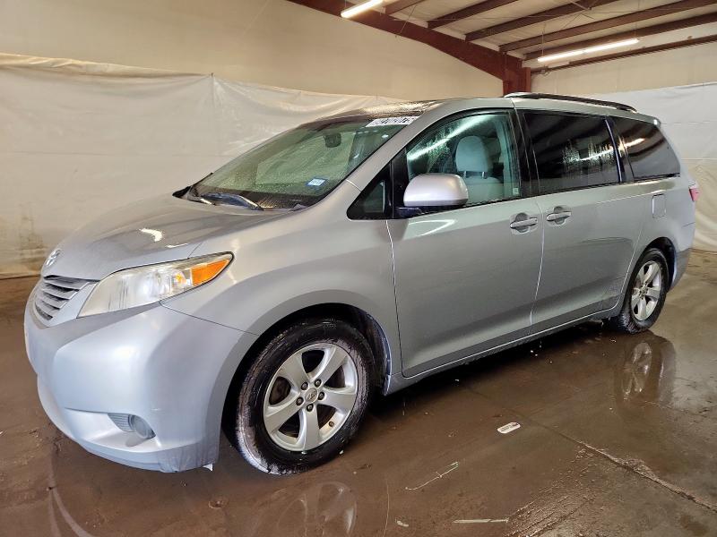 2016 TOYOTA SIENNA LE, 
