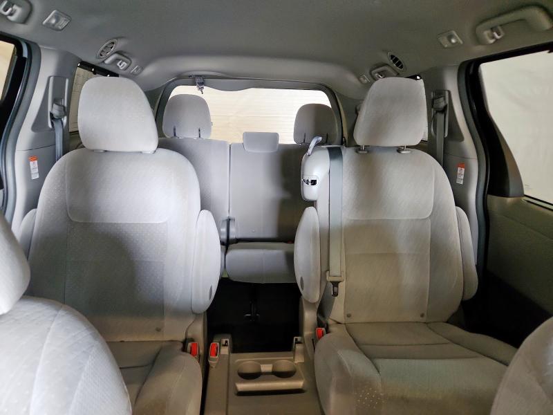 5TDKK3DC2GS730914 - 2016 TOYOTA SIENNA LE WHITE photo 10