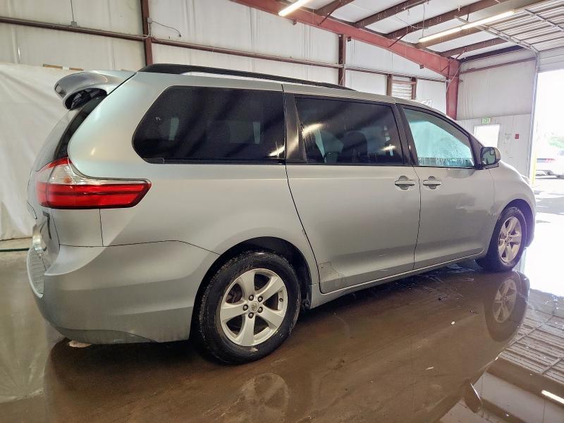 5TDKK3DC2GS730914 - 2016 TOYOTA SIENNA LE WHITE photo 3