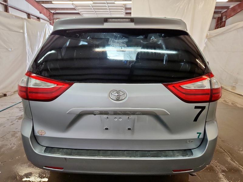 5TDKK3DC2GS730914 - 2016 TOYOTA SIENNA LE WHITE photo 6