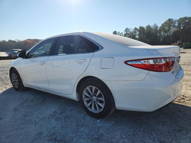 4T4BF1FK4FR449075 - 2015 TOYOTA CAMRY LE 白色 照片 2