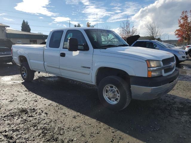 1GCHC29UX4E152856 - 2004 CHEVROLET SILVERADO C2500 HEAVY DUTY WHITE photo 4