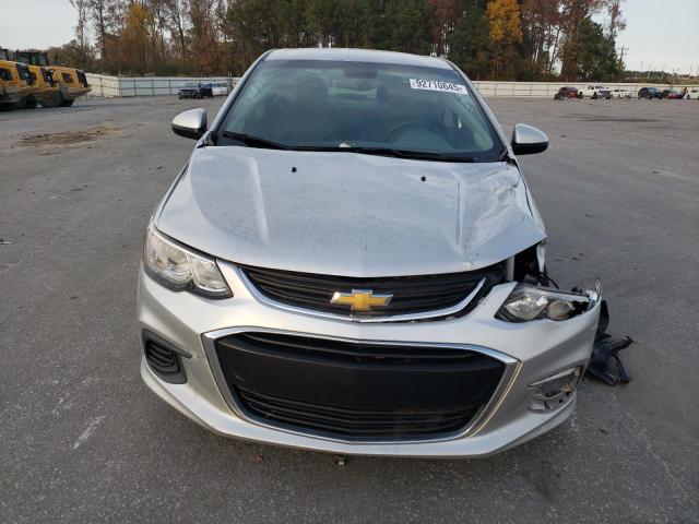 1G1JB5SH1J4122464 - 2018 CHEVROLET SONIC LS 银色 照片 5