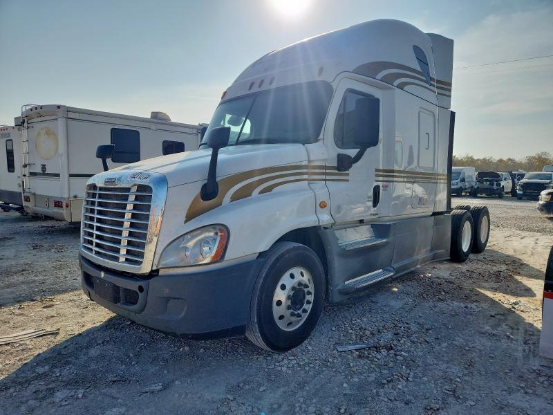 3AKJGLDR0JSJK5409 - 2018 FREIGHTLINER CASCADIA 1 WHITE photo 2