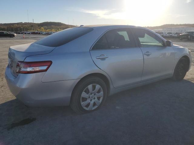 4T1BF3EK1BU769861 - 2011 TOYOTA CAMRY BASE 银色 照片 3