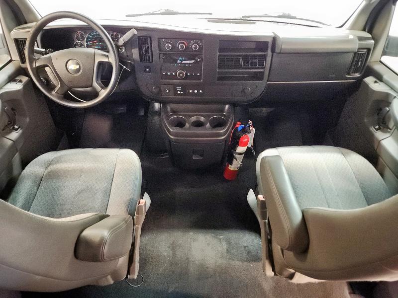 1GAZGYFG5D1116275 - 2013 CHEVROLET EXPRESS G3 LT WHITE photo 8