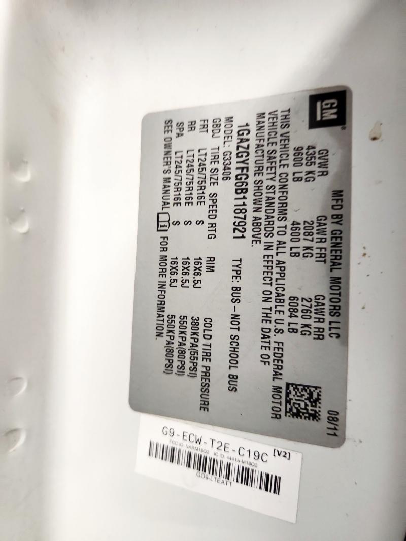 1GAZGYFG6B1187921 - 2011 CHEVROLET EXPRESS G3 LT WHITE photo 12