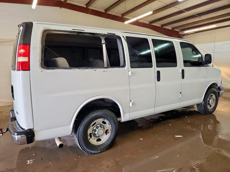1GAZGYFG6B1187921 - 2011 CHEVROLET EXPRESS G3 LT WHITE photo 3