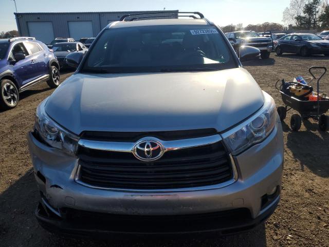 5TDJKRFH4FS191962 - 2015 TOYOTA HIGHLANDER XLE ვერცხლისფერი ფოტო 5