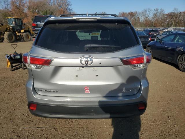 5TDJKRFH4FS191962 - 2015 TOYOTA HIGHLANDER XLE ვერცხლისფერი ფოტო 6
