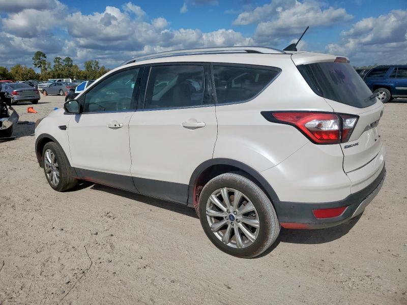 1FMCU0J96JUA70834 - 2018 FORD ESCAPE TITANIUM Белый фото 2