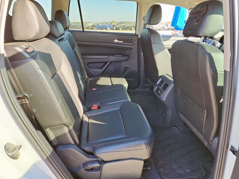 1V2CR2CA7JC523727 - 2018 VOLKSWAGEN ATLAS SE Blanc photo 11