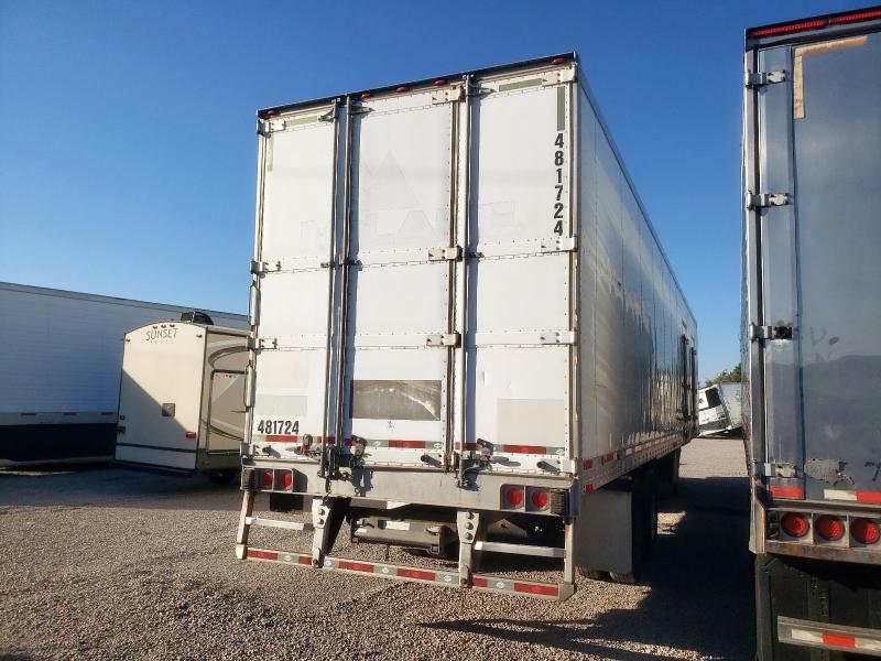 1UYVS2488AU843614 - 2010 UTILITY VS2RA WHITE photo 4