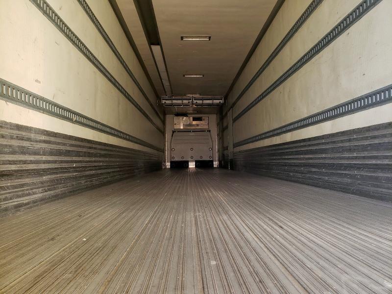 1UYVS2488AU843614 - 2010 UTILITY VS2RA WHITE photo 6