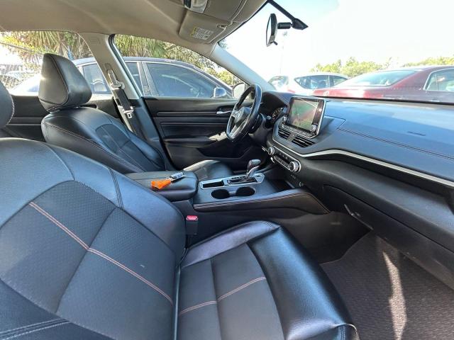 1N4BL4CV6KC186911 - 2019 NISSAN ALTIMA SR WHITE photo 5