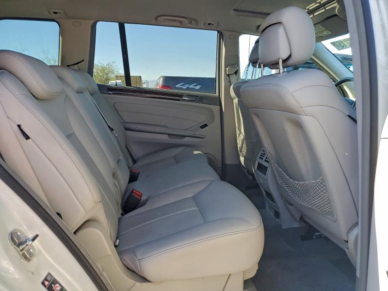 4JGBF7BE6AA611425 - 2010 MERCEDES-BENZ GL 450 4MATIC WHITE photo 11