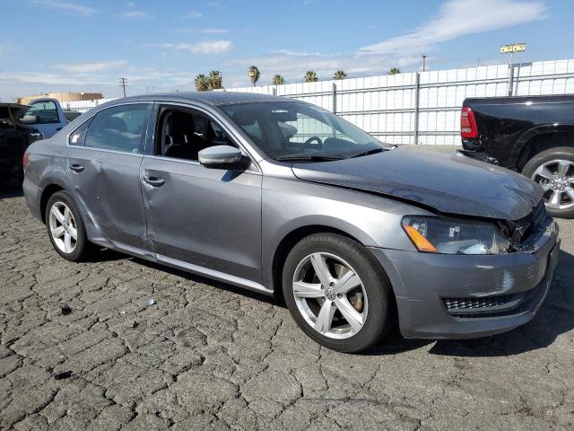 1VWBP7A36DC126046 - 2013 VOLKSWAGEN PASSAT SE 灰色 照片 4