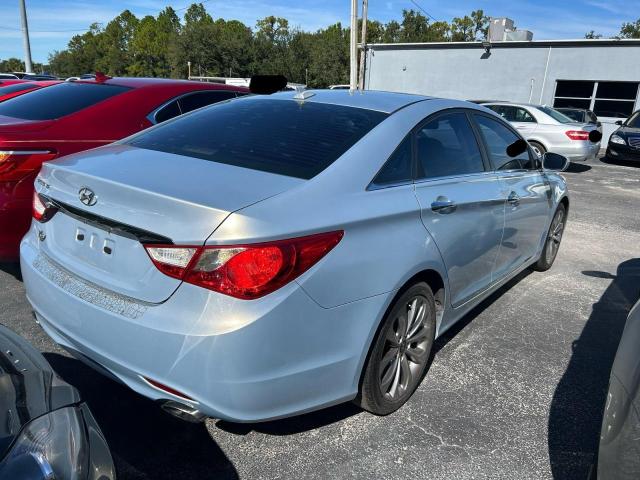 5NPEC4AC9DH589037 - 2013 HYUNDAI SONATA SE SILVER photo 4