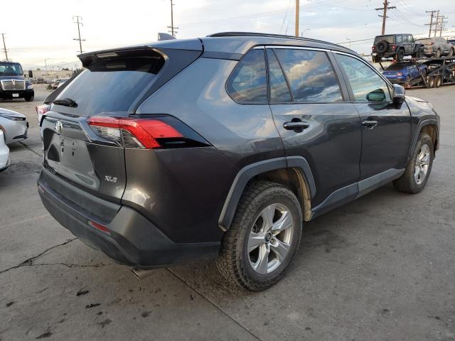 2T3W1RFV8MC100106 - 2021 TOYOTA RAV4 XLE GRAY photo 3