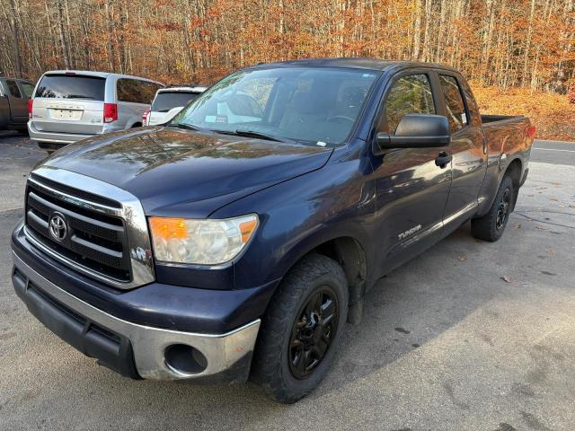 5TFUM5F12BX02130 - 2011 TOYOTA TUNDRA DOUBLE CAB SR5 BLUE photo 2