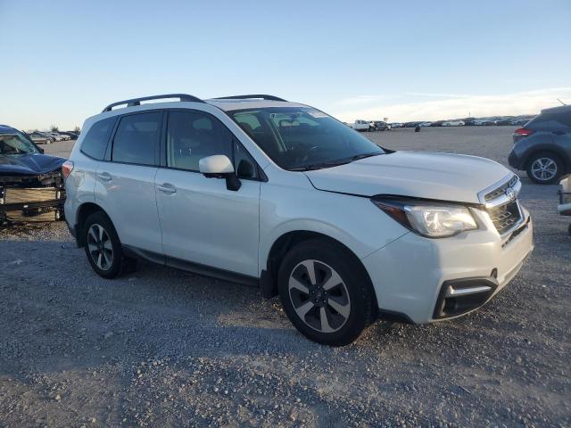 JF2SJAGC2HH568065 - 2017 SUBARU FORESTER 2.5I PREMIUM WHITE photo 4