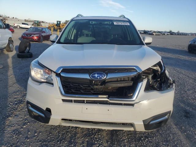 JF2SJAGC2HH568065 - 2017 SUBARU FORESTER 2.5I PREMIUM WHITE photo 5