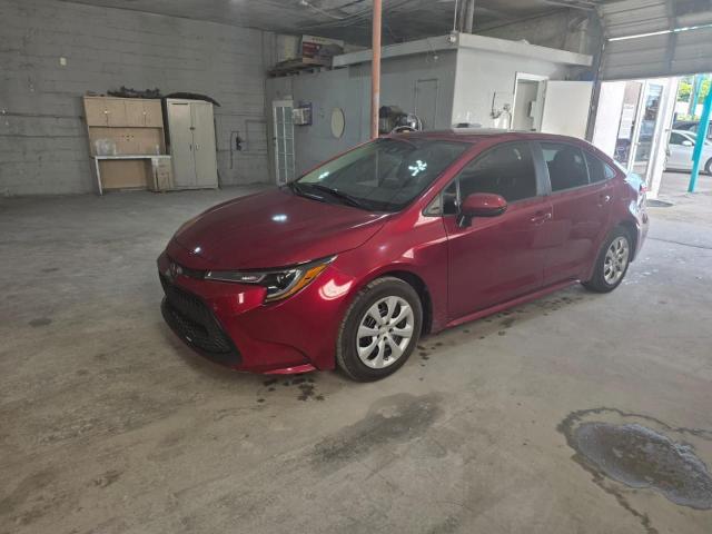 5YFEPMAE0NP386824 - 2022 TOYOTA COROLLA LE RED photo 2