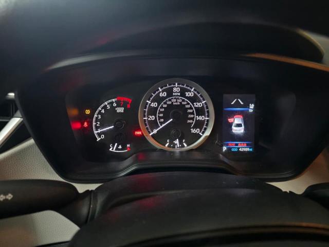 5YFEPMAE0NP386824 - 2022 TOYOTA COROLLA LE RED photo 8