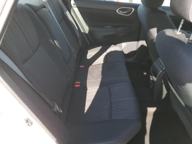 3N1AB7AP6JY312837 - 2018 NISSAN SENTRA S WHITE photo 10