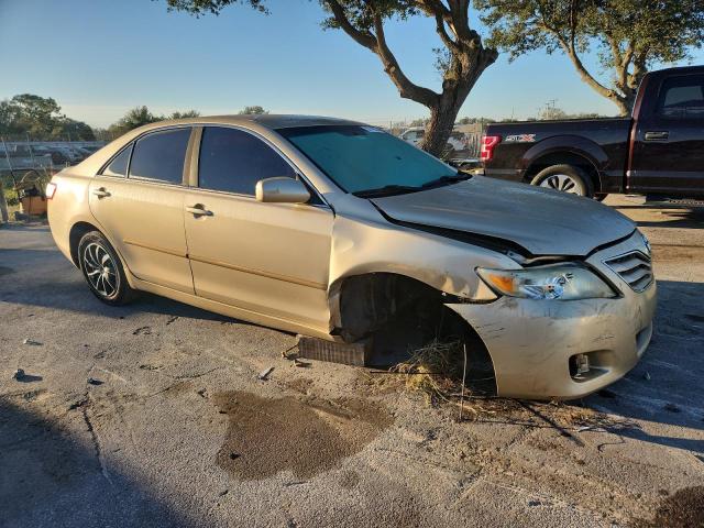 4T1BF3EK2BU607818 - 2011 TOYOTA CAMRY BASE GOLD photo 4