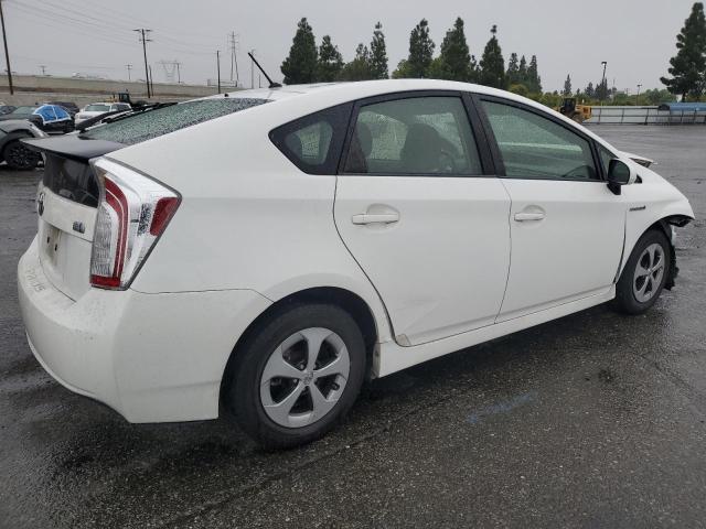 JTDKN3DU8D5676102 - 2013 TOYOTA PRIUS WHITE photo 3