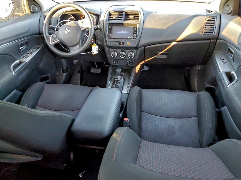 JA4AR3AU8JU018182 - 2018 MITSUBISHI OUTLANDER ES CHARCOAL photo 8