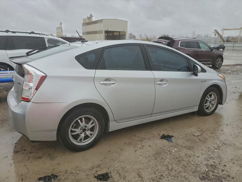 JTDKN3DU8A0084417 - 2010 TOYOTA PRIUS 银色 照片 3
