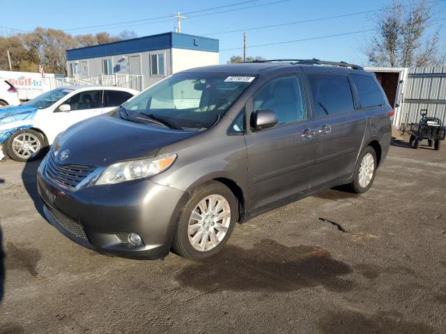2011 TOYOTA SIENNA XLE, 