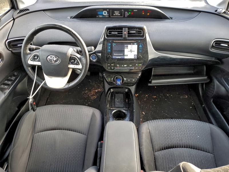 JTDKARFU5H3038886 - 2017 TOYOTA PRIUS BLACK photo 8