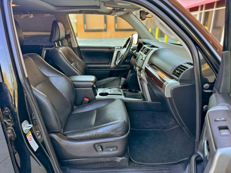 JTEZU5JR3G5147041 - 2016 TOYOTA 4RUNNER SR5 შავი ფოტო 5