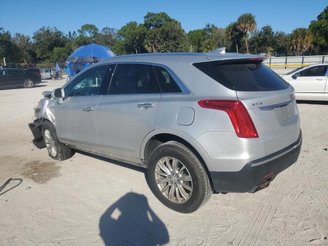1GYKNARS2HZ294510 - 2017 CADILLAC XT5 银色 照片 2