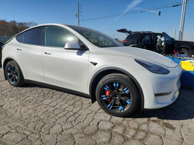 5YJYGDEEXMF146875 - 2021 TESLA MODEL Y WHITE photo 4