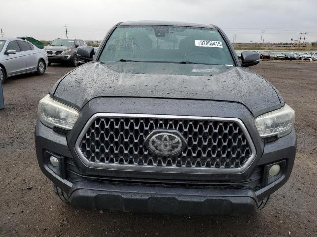 3TMAZ5CN3KM100429 - 2019 TOYOTA TACOMA DOUBLE CAB Графитовый фото 5