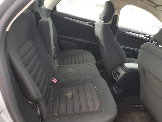 3FA6P0LU9KR221934 - 2019 FORD FUSION SE Silber Foto 10