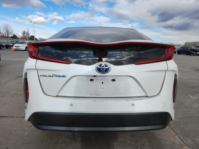 JTDKARFP8J3088195 - 2018 TOYOTA PRIUS PRIM Beyaz fotoğraf 6