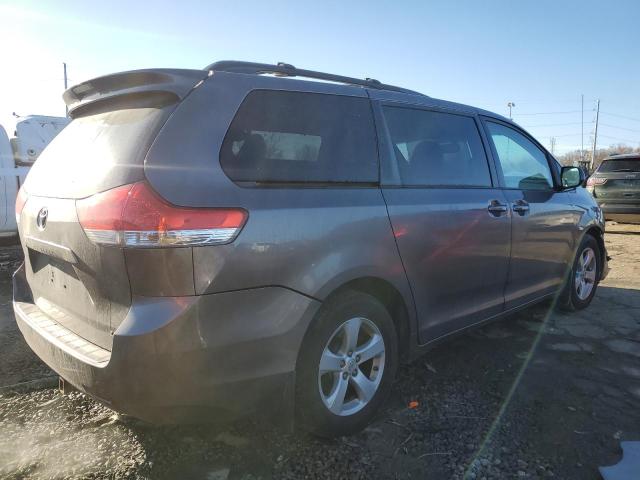 5TDKK3DC6DS340023 - 2013 TOYOTA SIENNA LE 灰色 照片 3
