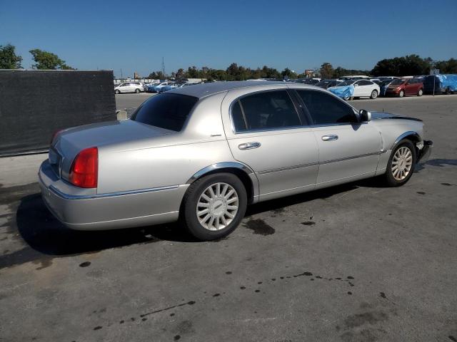 1LNHM81W05Y638696 - 2005 LINCOLN TOWN CAR SIGNATURE Gümüş foto 3