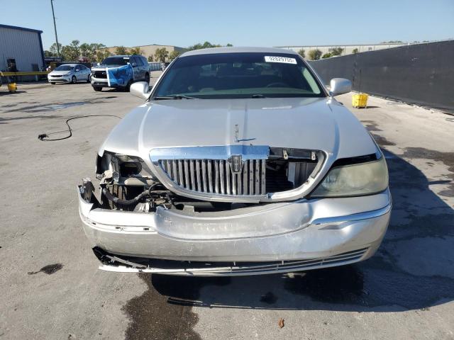1LNHM81W05Y638696 - 2005 LINCOLN TOWN CAR SIGNATURE Gümüş foto 5