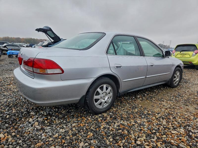 1HGCG567X2A168088 - 2002 HONDA ACCORD SE 银色 照片 3